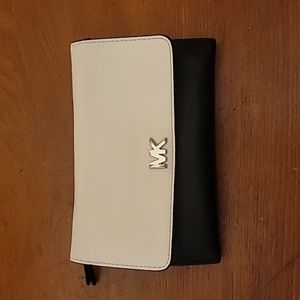 EUC Michael Kors wallet